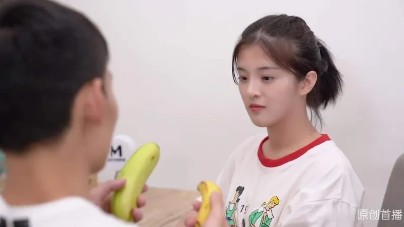 Dạy đứa eny ngây ngô về chuyện tình dục